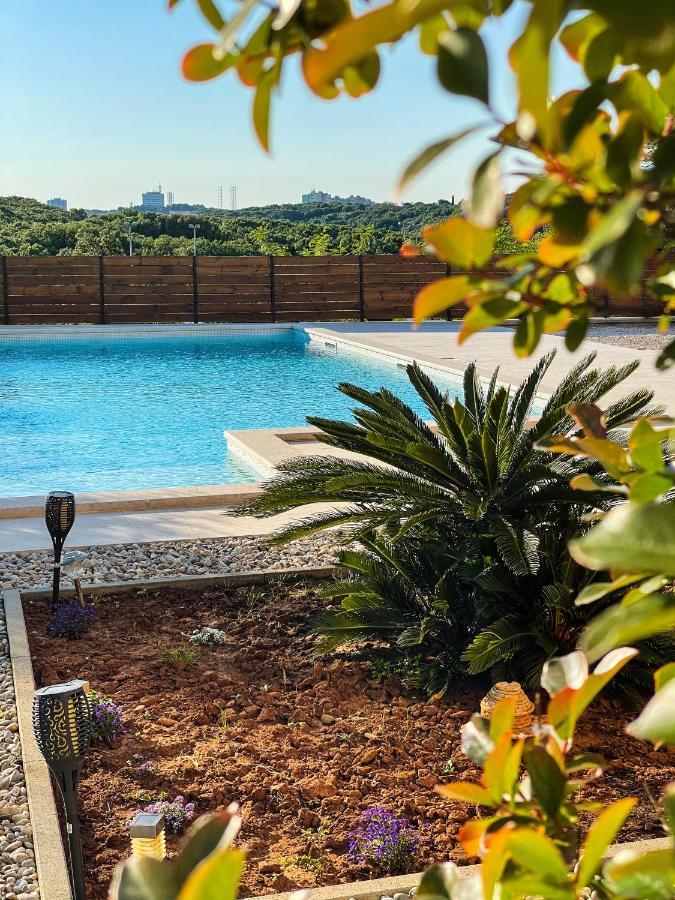 Apartments Borghetto Vinkuran Bagian luar foto