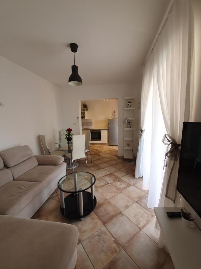 Apartments Borghetto Vinkuran Bagian luar foto