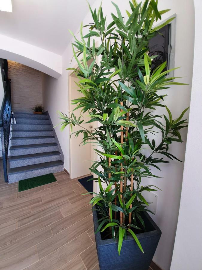 Apartments Borghetto Vinkuran Bagian luar foto