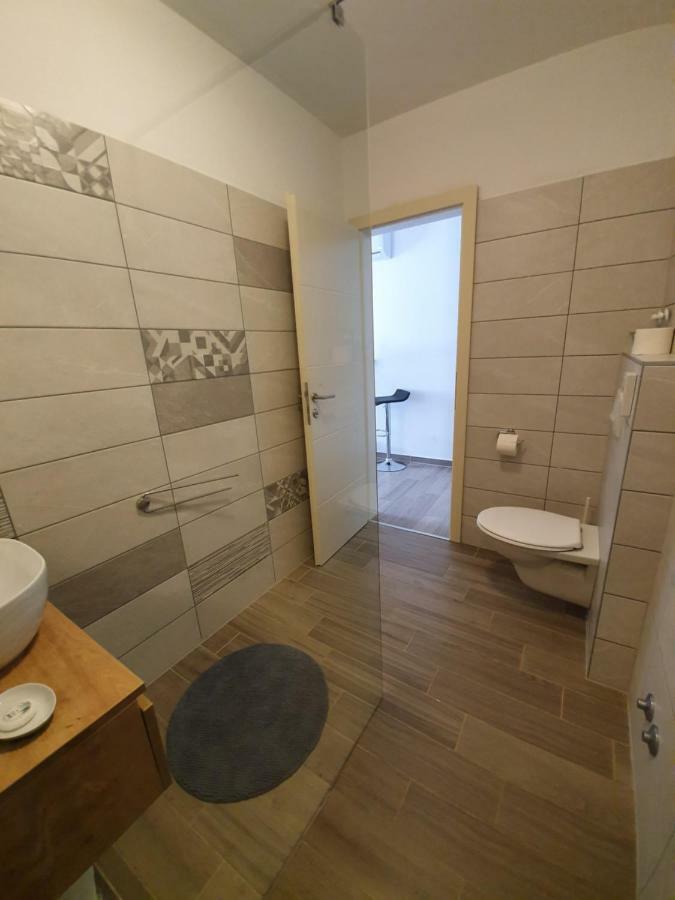 Apartments Borghetto Vinkuran Bagian luar foto